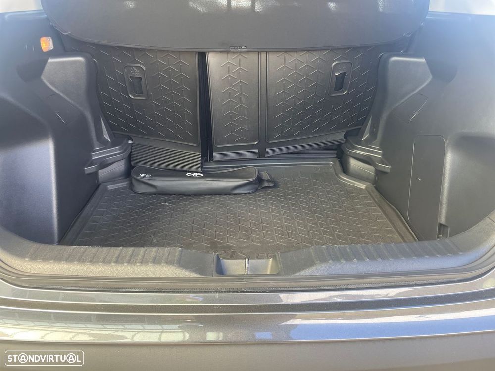 Toyota Yaris Cross 1.5 HDF Comfort - 11