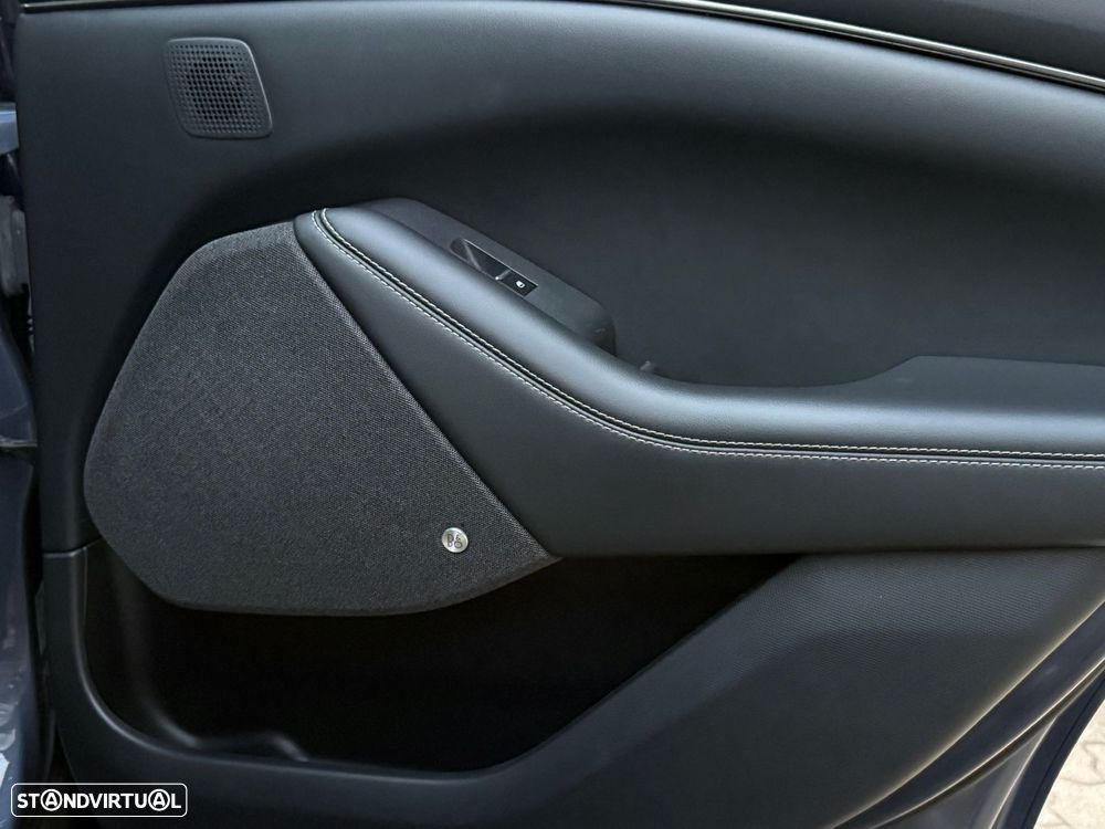 Ford Mustang Mach-E 75.7 kWh Premium AWD - 11