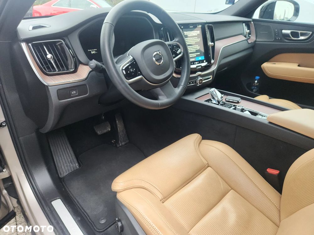 Volvo XC 60 B4 D AWD Ultimate Dark - 14