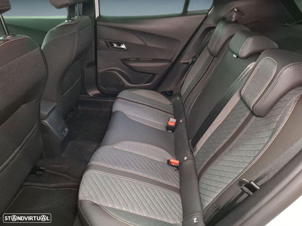 Peugeot e-2008 54 kWh Allure - 14