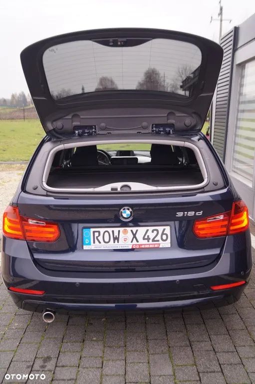 BMW Seria 3 318d DPF Edition Exclusive - 31