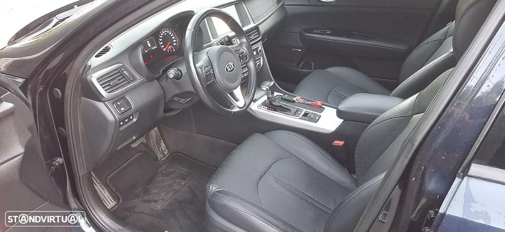 Kia Optima SW - 30