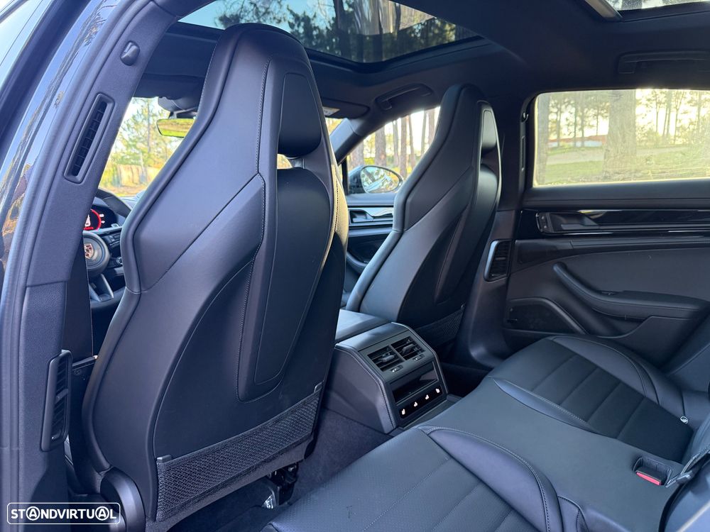 Porsche Panamera 4 E-Hybrid - 15