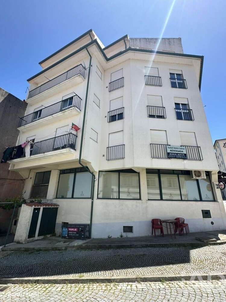 Prédio T12 em Gouveia de 638,00 m2 - Grande imagem: 3/30