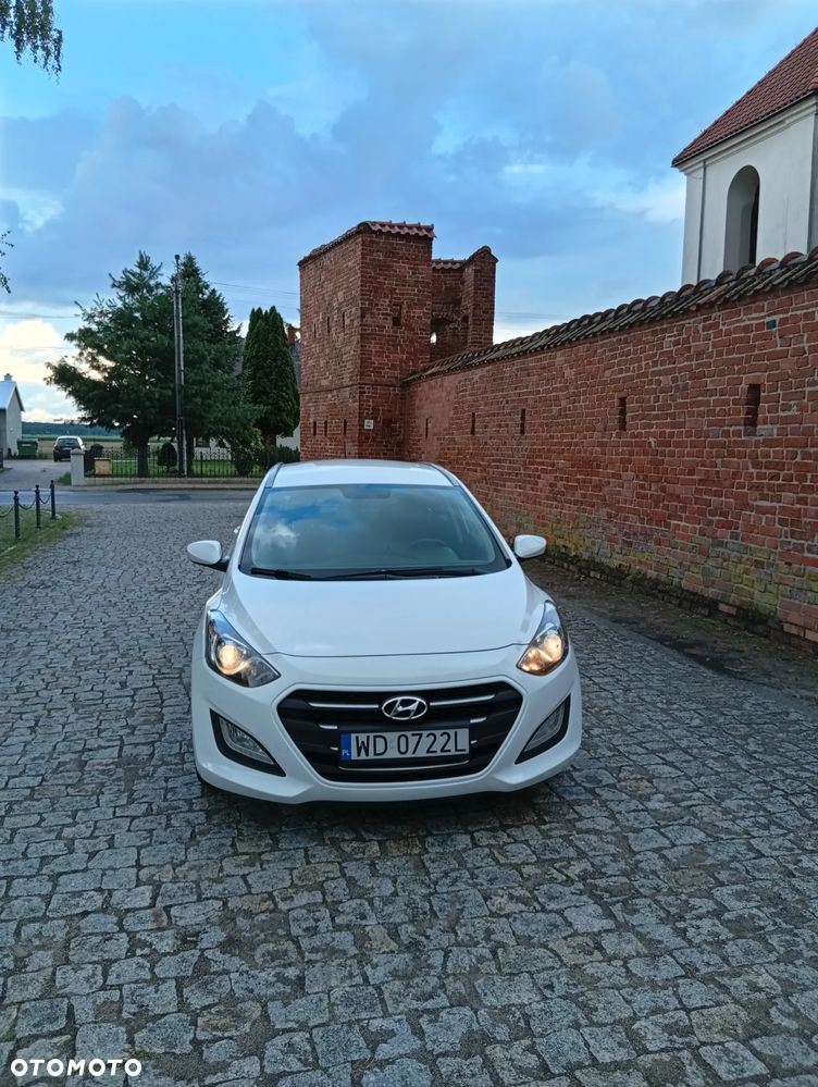 Hyundai i30 1.4 CRDi Classic + - 10