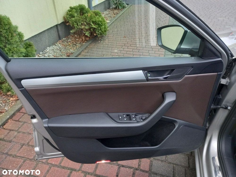 Skoda Superb 1.6 TDI Style - 28