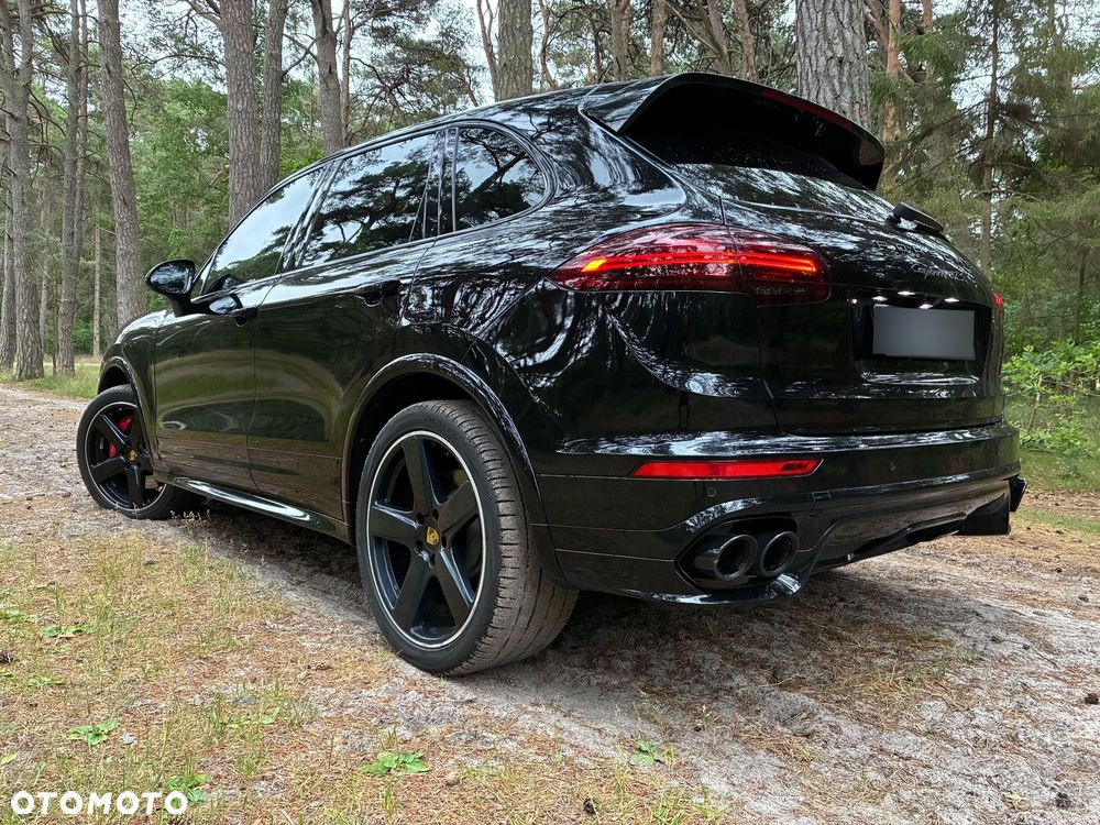 Porsche Cayenne GTS - 5
