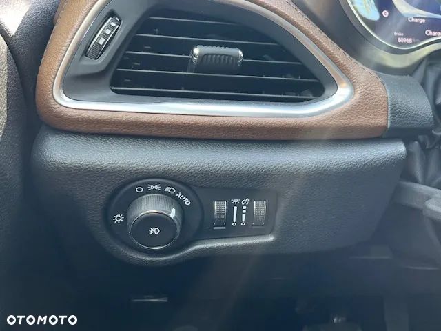 Chrysler Pacifica - 19