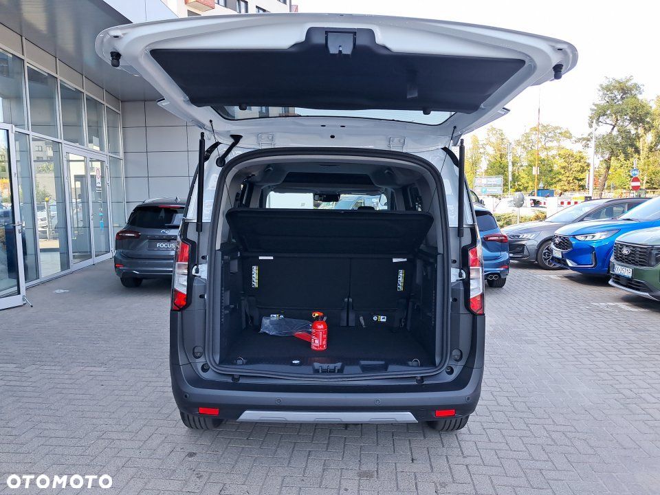 Ford Tourneo Courier - 15