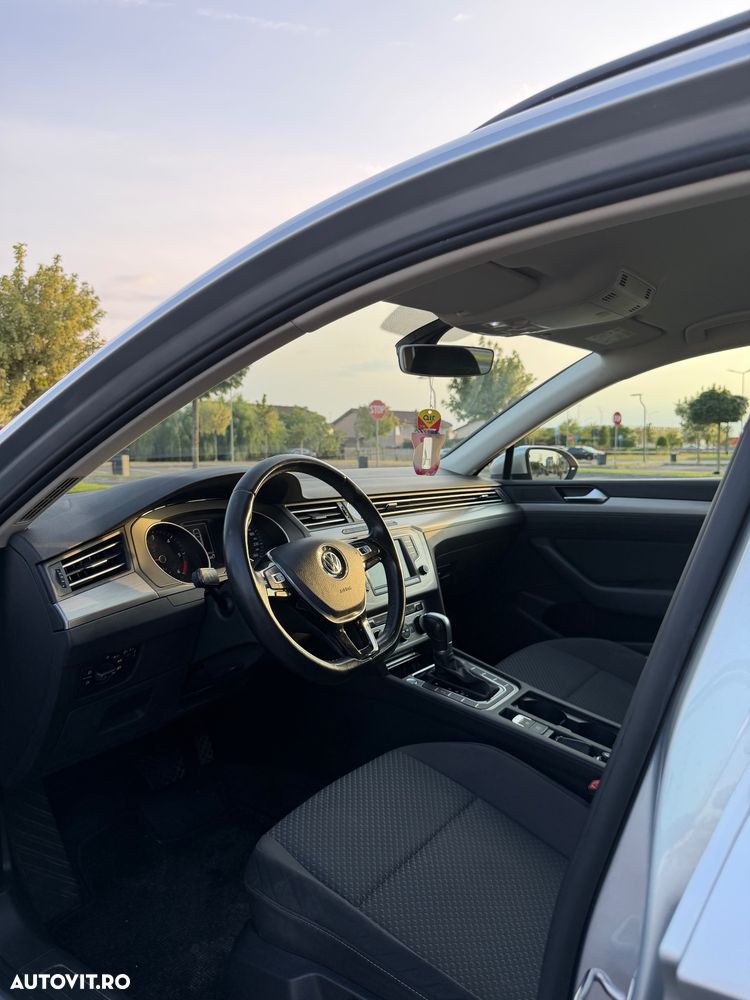 Volkswagen Passat 1.6 TDI SCR DSG Trendline - 10