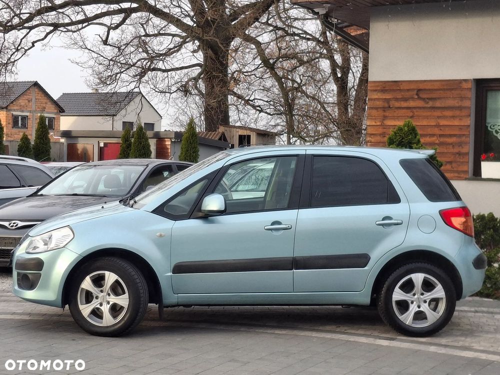 Suzuki SX4 1.6 GS / Premium - 10