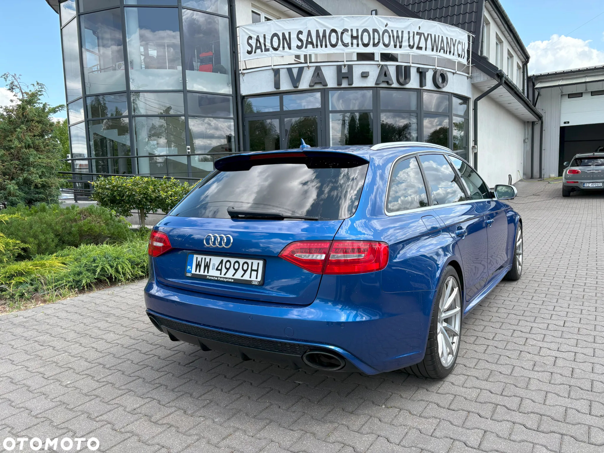 Audi RS4 Standard - 6