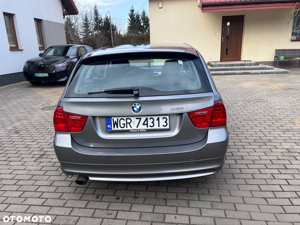 BMW Seria 3 318i Edition Exclusive - 7