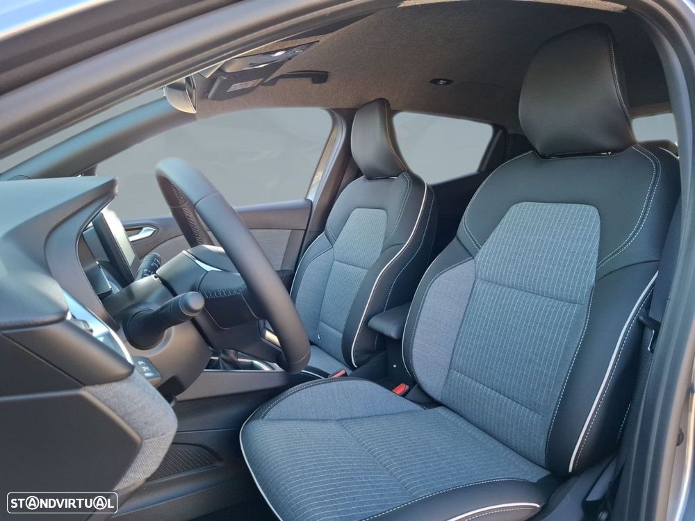 Renault Clio 1.0 TCe Techno Bi-Fuel - 11