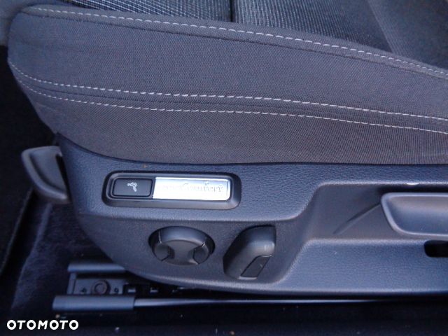Volkswagen Passat 2.0 TDI SCR Comfortline DSG - 23