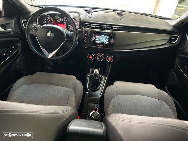 Alfa Romeo Giulietta 1.6 JTDM Distinctive - 13