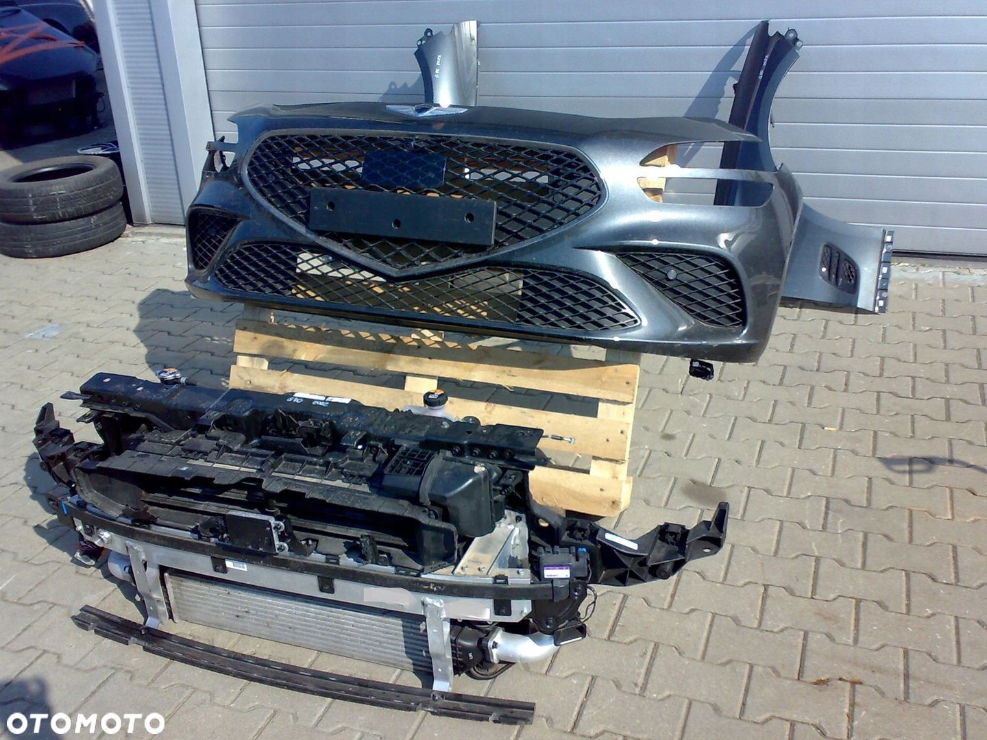 GENESIS G70 2022 2023 BŁOTNIK PRZEDNI PRAWY LEWY - 1