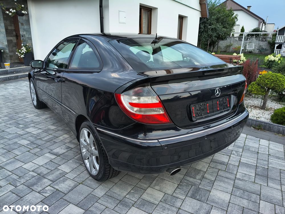 Mercedes-Benz Klasa C 180 Kompressor Sport Edition - 22