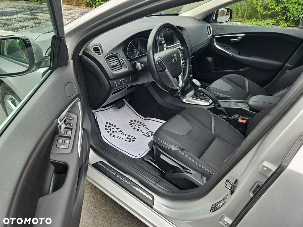 Volvo V40 D3 Geartronic Momentum - 8