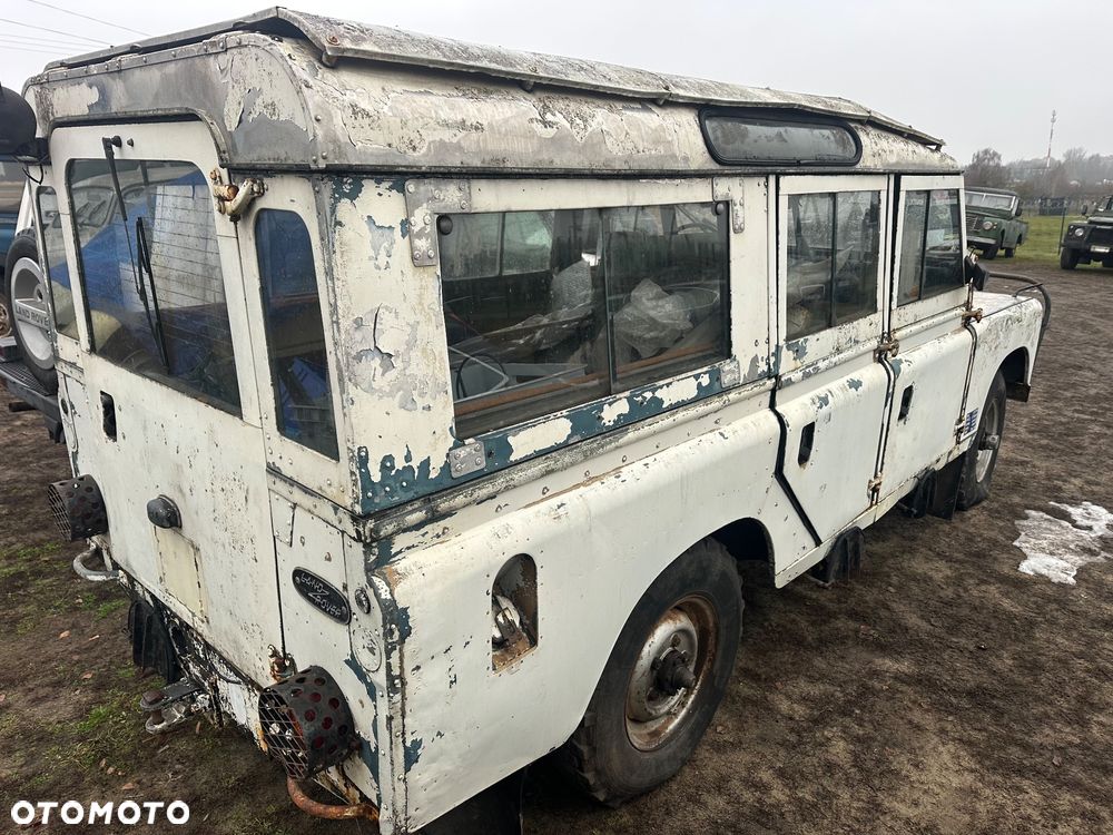 Land Rover Defender - 4