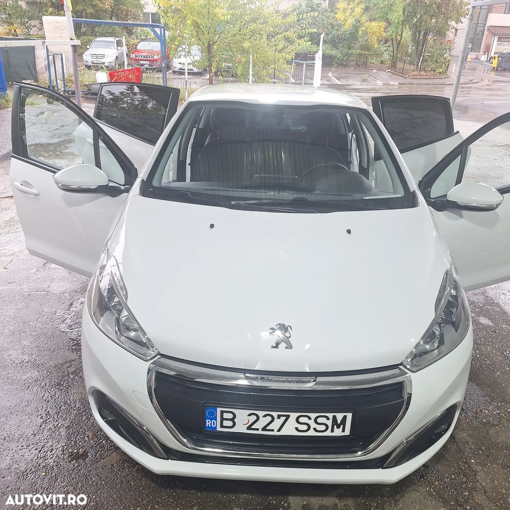 Peugeot 208 1.2 L PureTech Active - 13