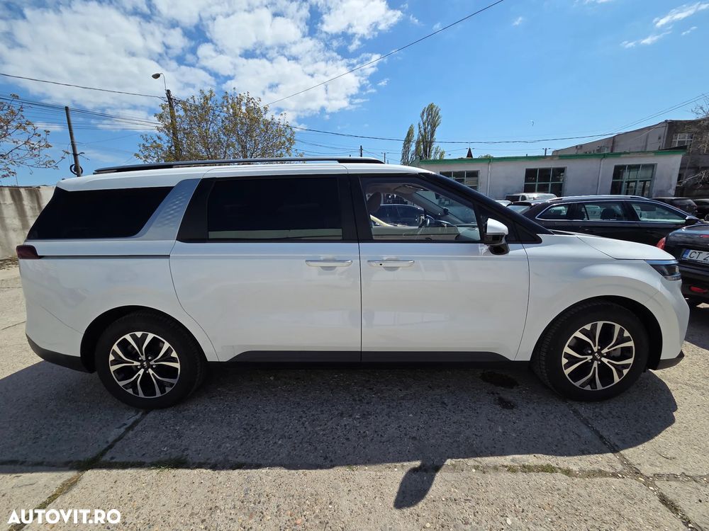 Kia Carnival - 13