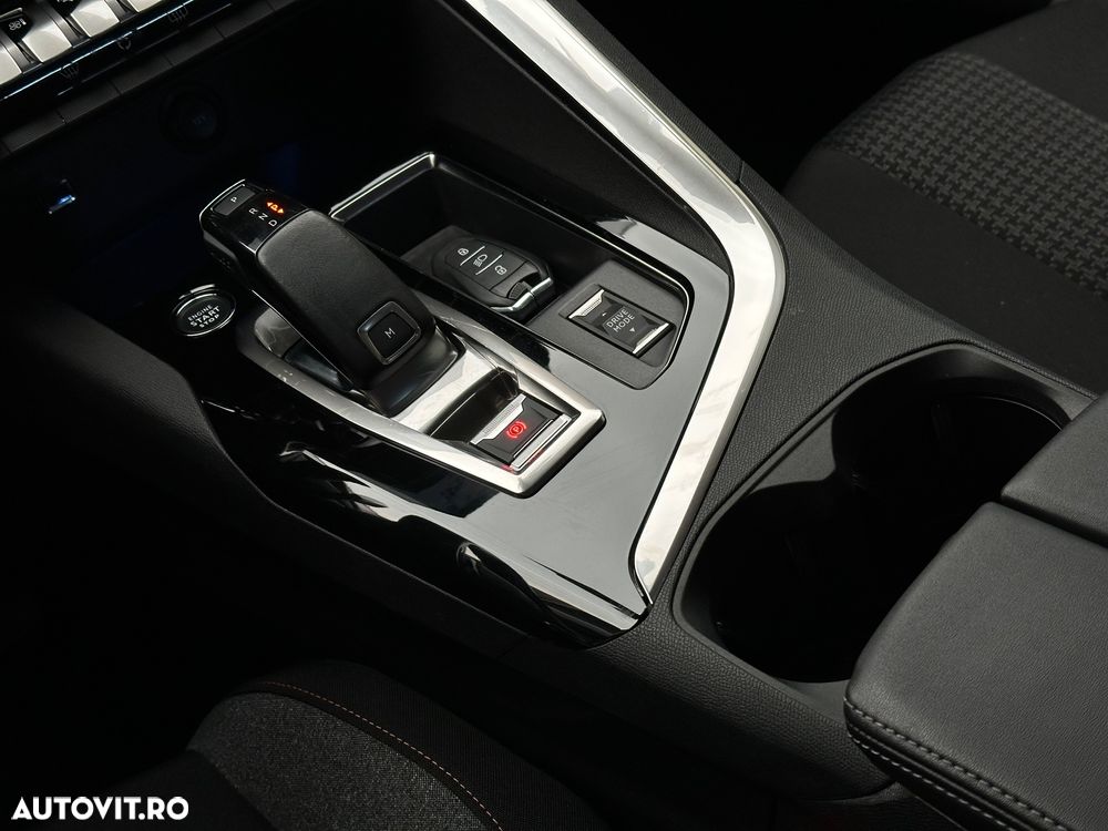 Peugeot 3008 1.2 PureTech Turbo S&S EAT8 Active - 10