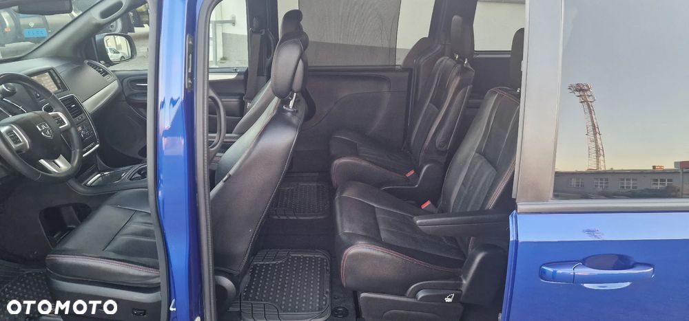 Dodge Grand Caravan - 18