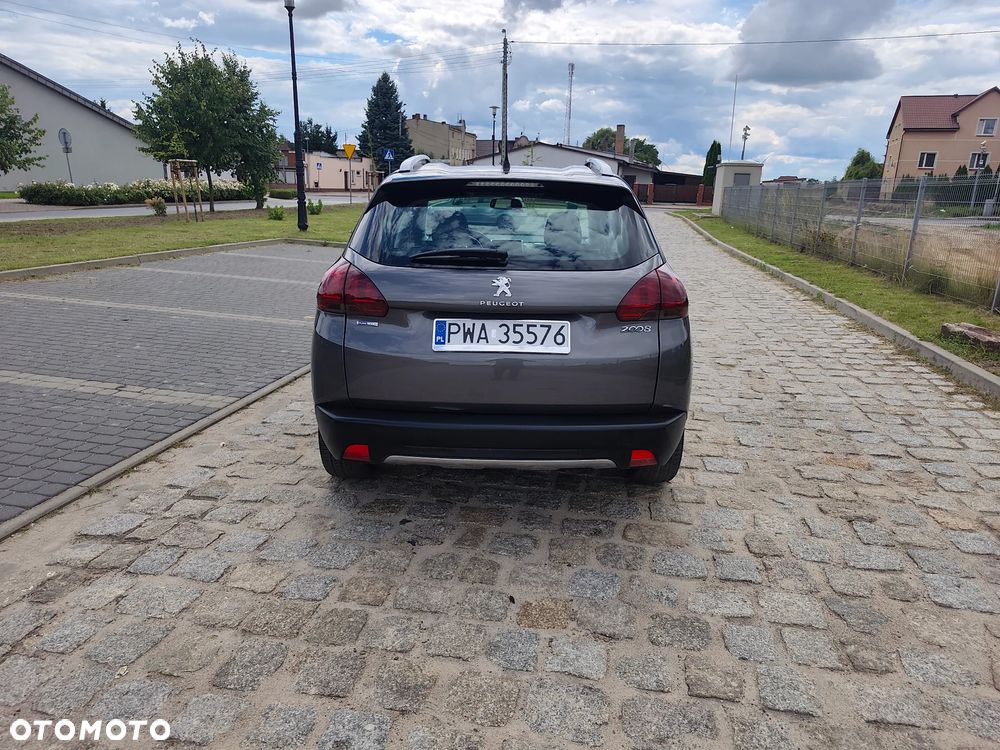 Peugeot 2008 1.2 Pure Tech Allure S&S - 6