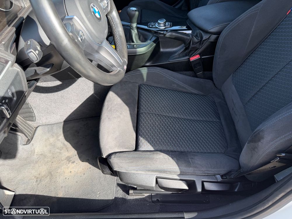 BMW 118 d Pack M - 21