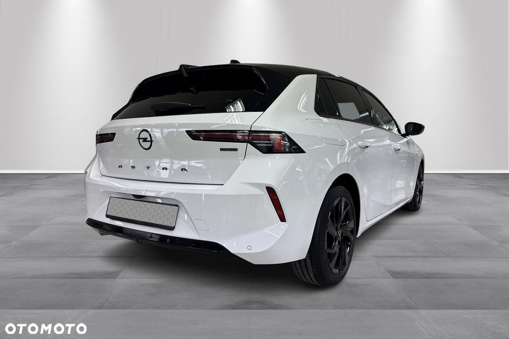 Opel Astra 1.6 T Plug-in Hybrid GS - 3