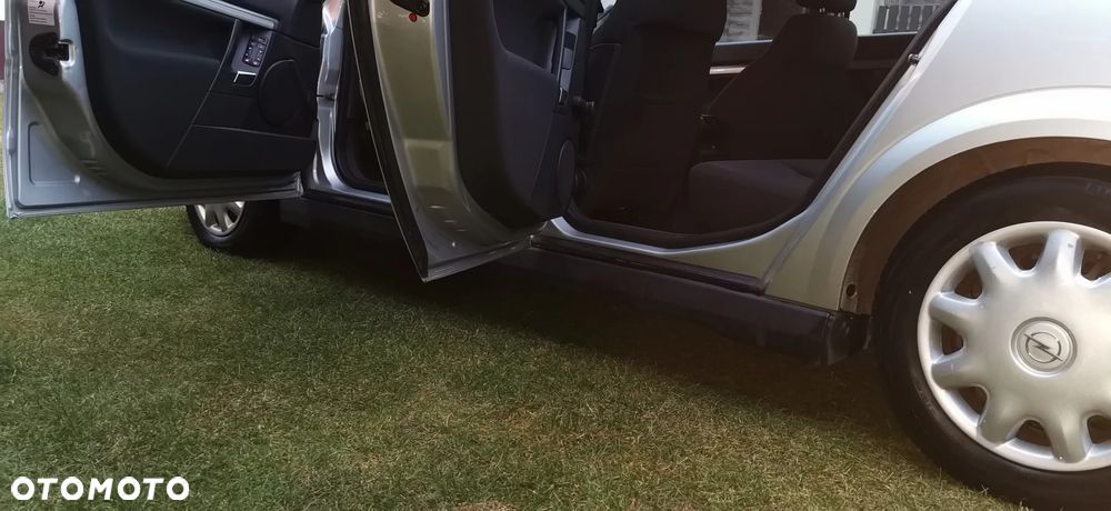 Opel Vectra 1.9 CDTI Cosmo - 11