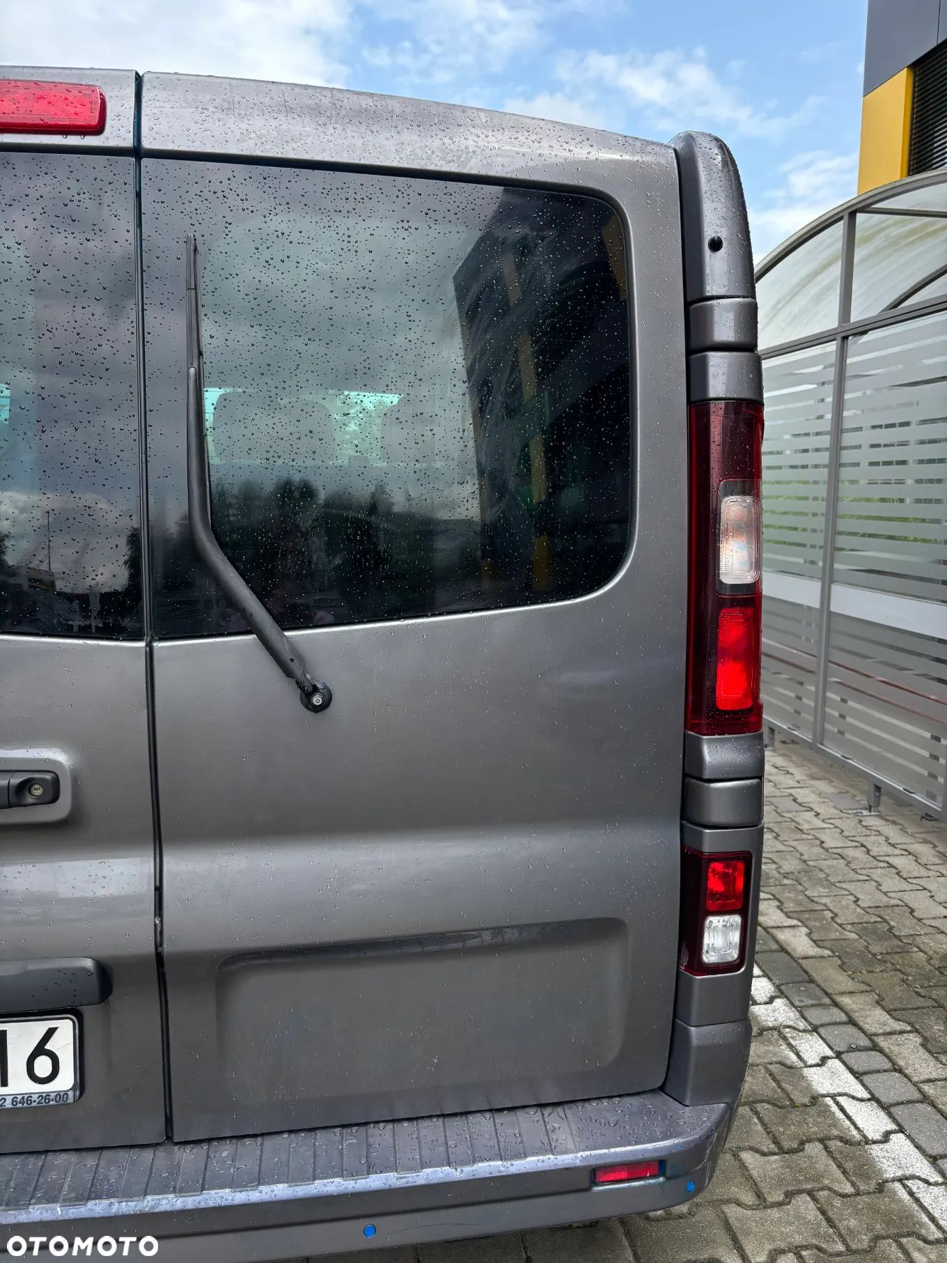 Opel Vivaro - 1