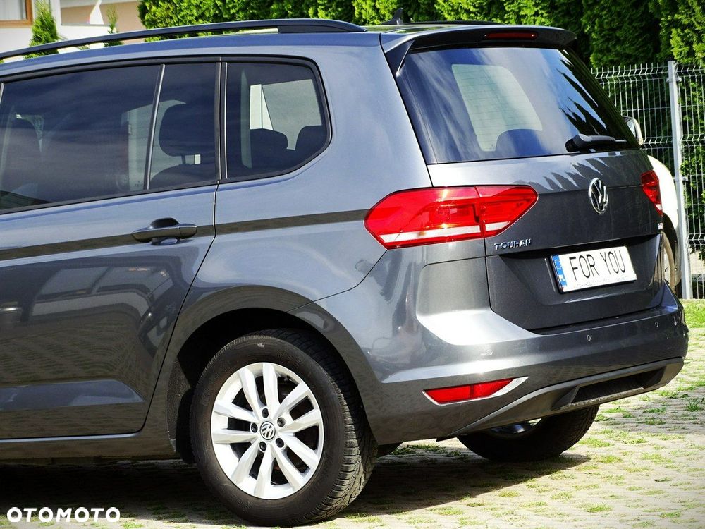 Volkswagen Touran - 11