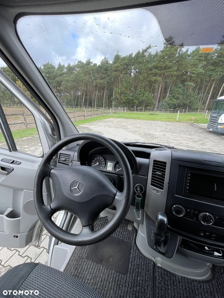 Mercedes-Benz Sprinter - 10