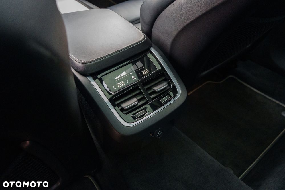 Volvo V90 D4 Geartronic R Design - 24