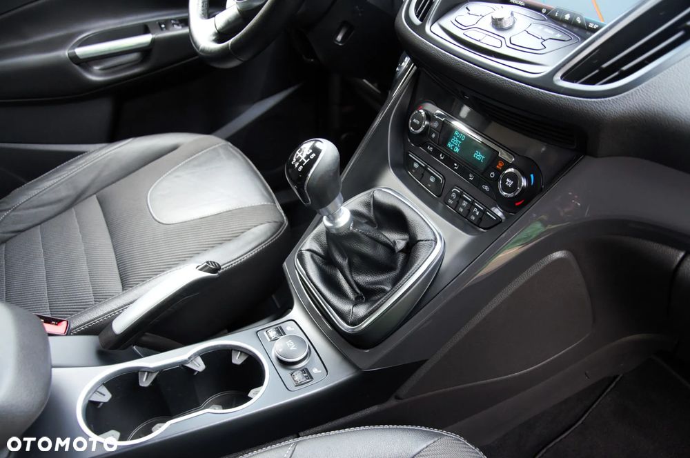 Ford Kuga 2.0 TDCi 2x4 Titanium - 30