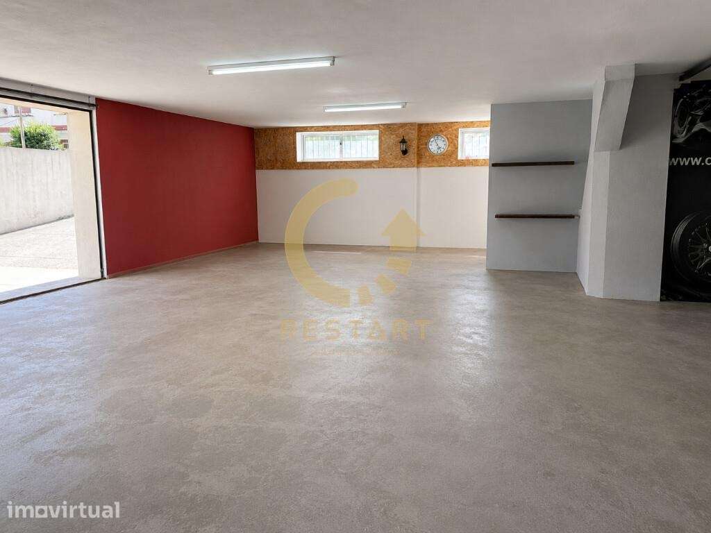 Garagem / Estacionamento Fechado com 190 m2 em Ermesinde - Grande imagem: 4/25