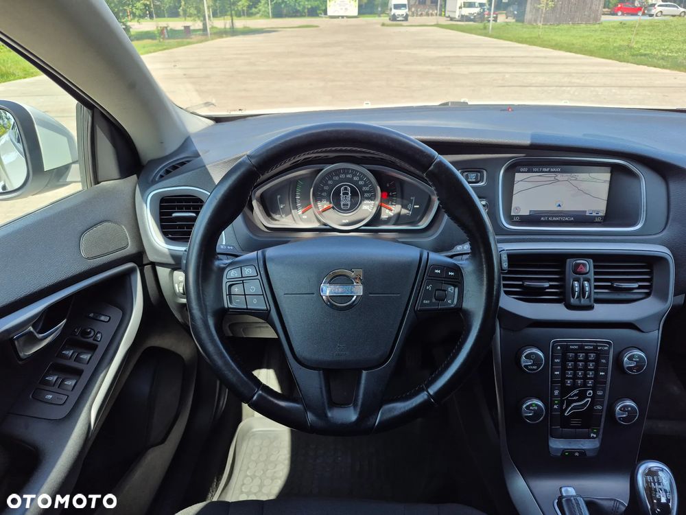 Volvo V40 D2 Momentum - 14