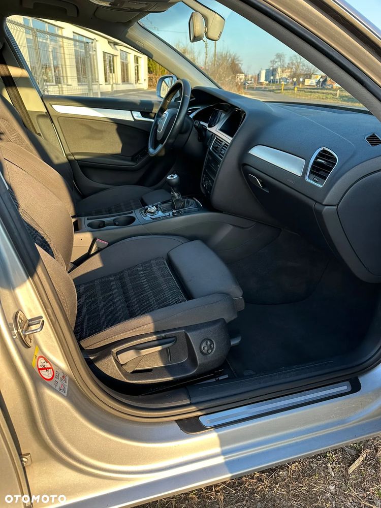 Audi A4 Avant 2.0 TDI DPF S line Sportpaket - 7