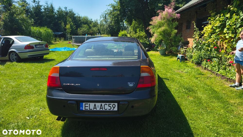 Chrysler 300M - 12
