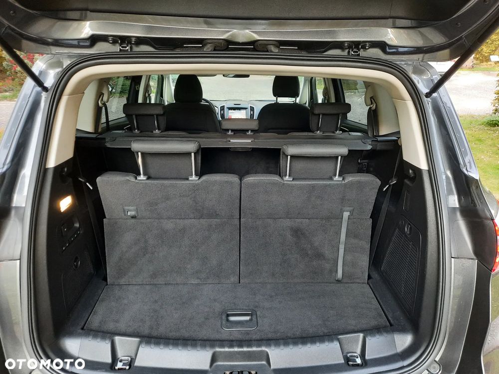 Ford S-Max - 16