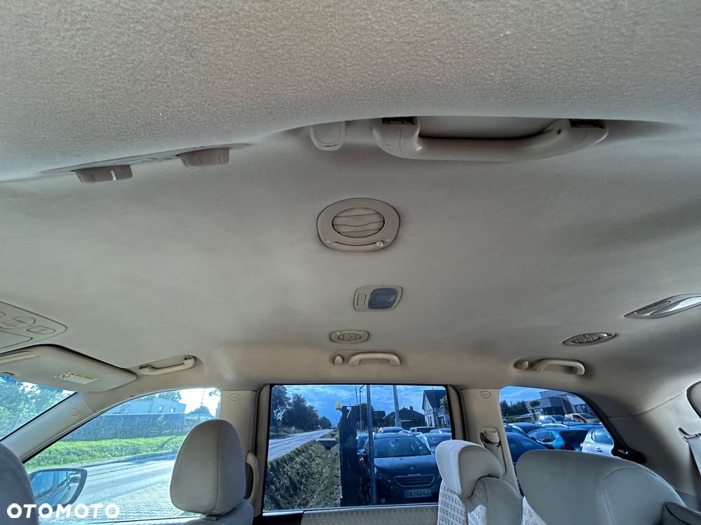 Kia Carnival - 31