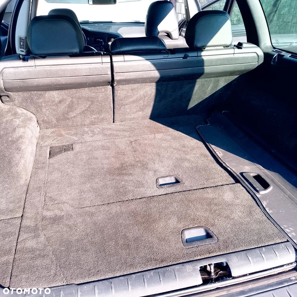 Volvo V70 2.4 Black Edition - 22