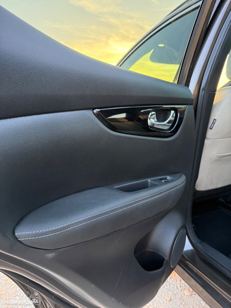 Nissan Qashqai 1.6 dCi Tekna Premium Pele S Alcantara - 10
