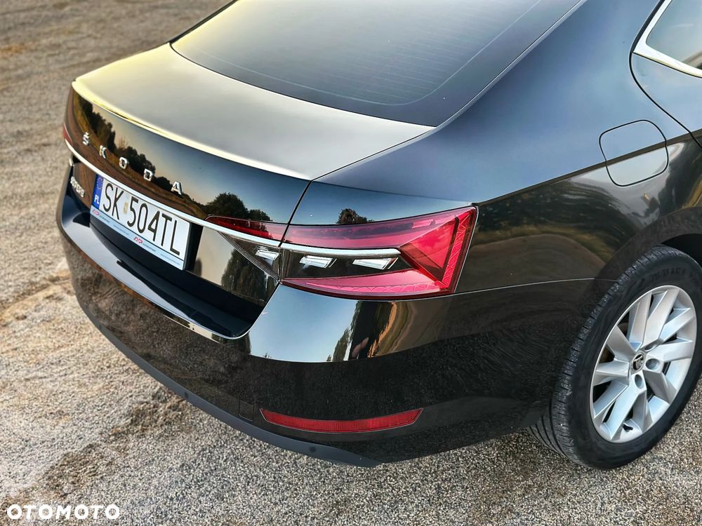 Skoda Superb 2.0 TDI SCR Style DSG - 25