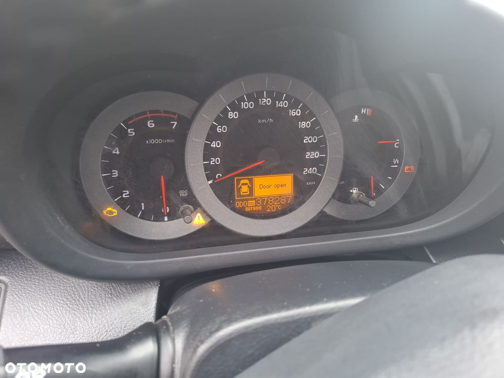 Toyota RAV4 - 10