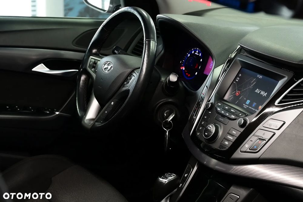 Hyundai i40 Kombi blue 1.6 Space - 25