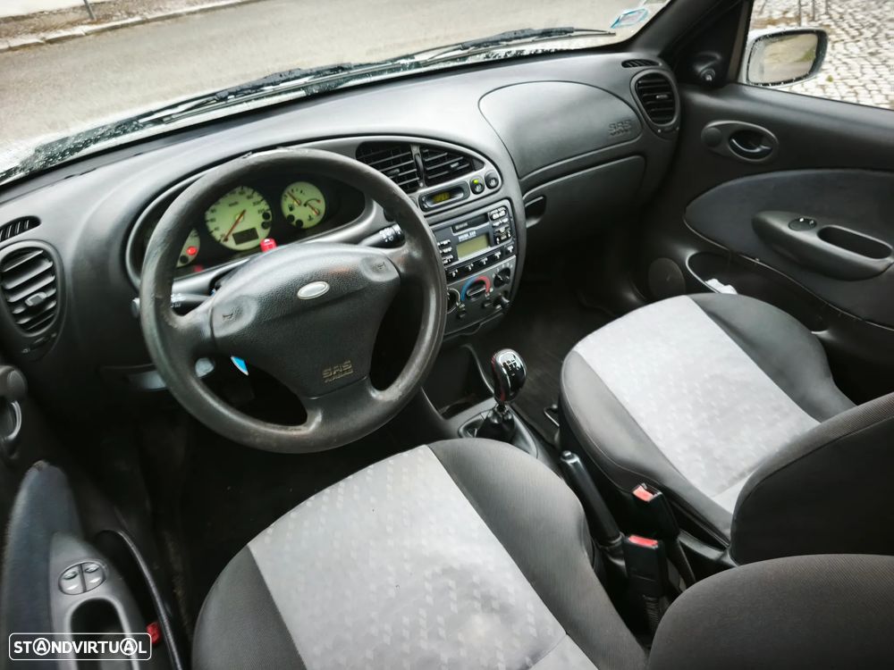 Ford Fiesta 1.8 TDdi Techno - 19