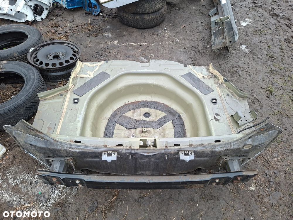 TOYOTA COROLLA E14 E15 SEDAN 06- pas tylny wanna podloga - 3